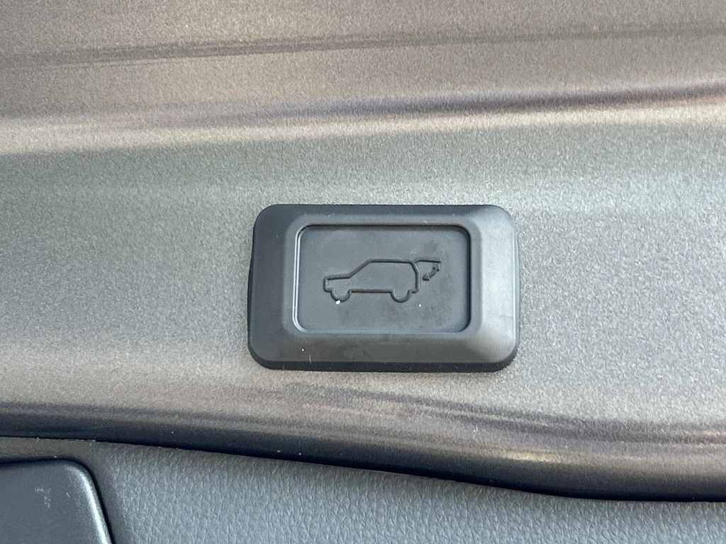 Used 2024 Toyota RAV4 XLE Premium FWD image 13