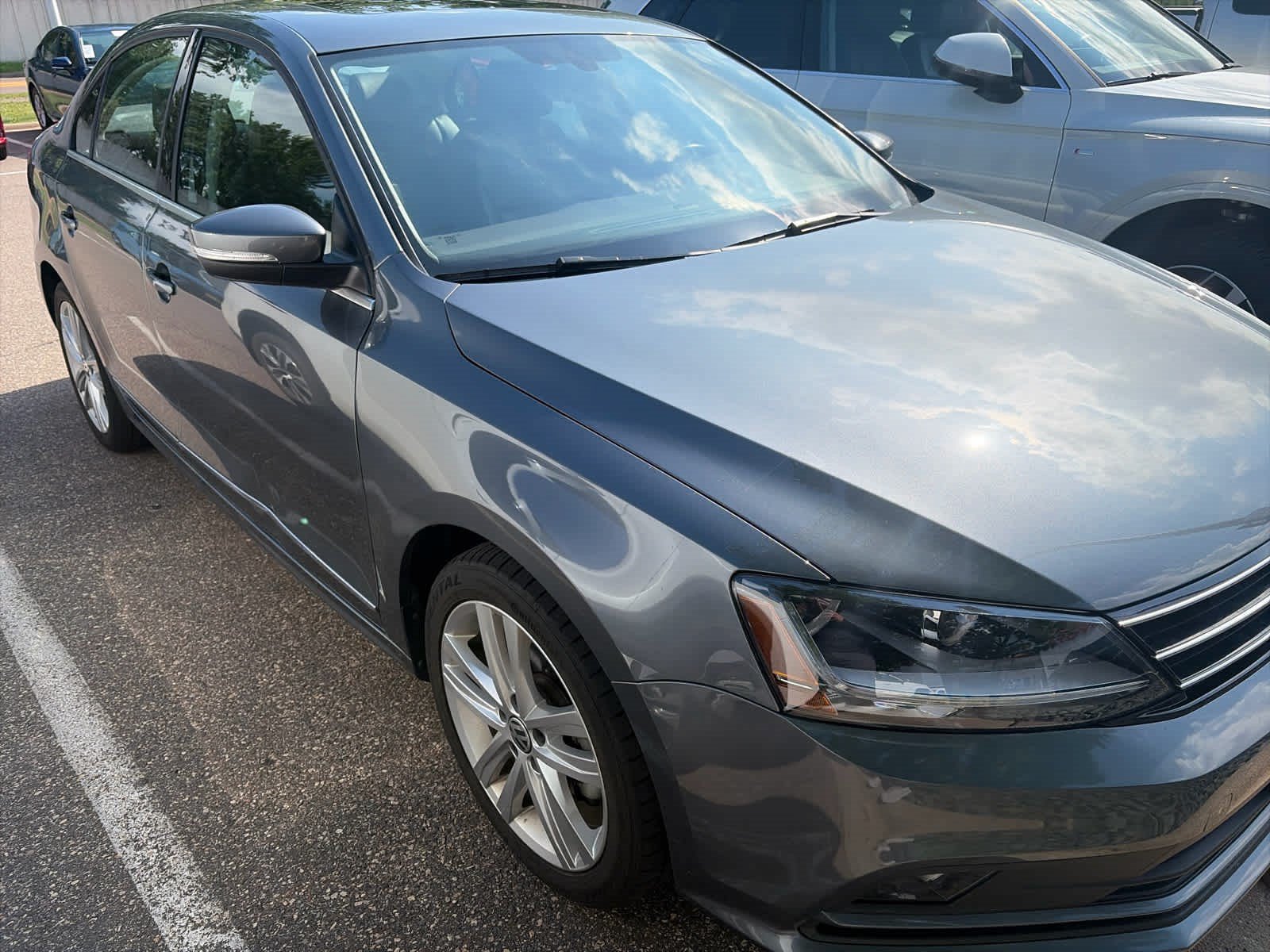 Used 2017 Volkswagen Jetta SEL FWD image 3