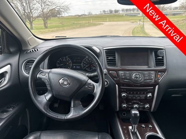 Used 2014 Nissan Pathfinder Platinum image 14