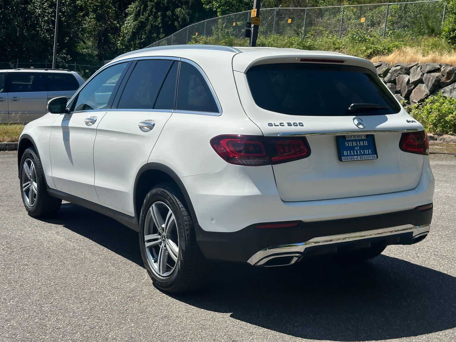 Used 2021 Mercedes-Benz GLC 300 4MATIC image 3