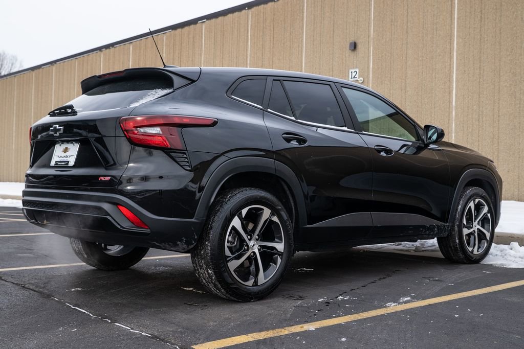 Used 2024 Chevrolet Trax RS w/ Sunroof Package image 7