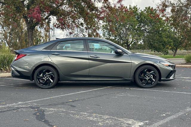 New 2026 Hyundai Elantra SEL Sport image 3