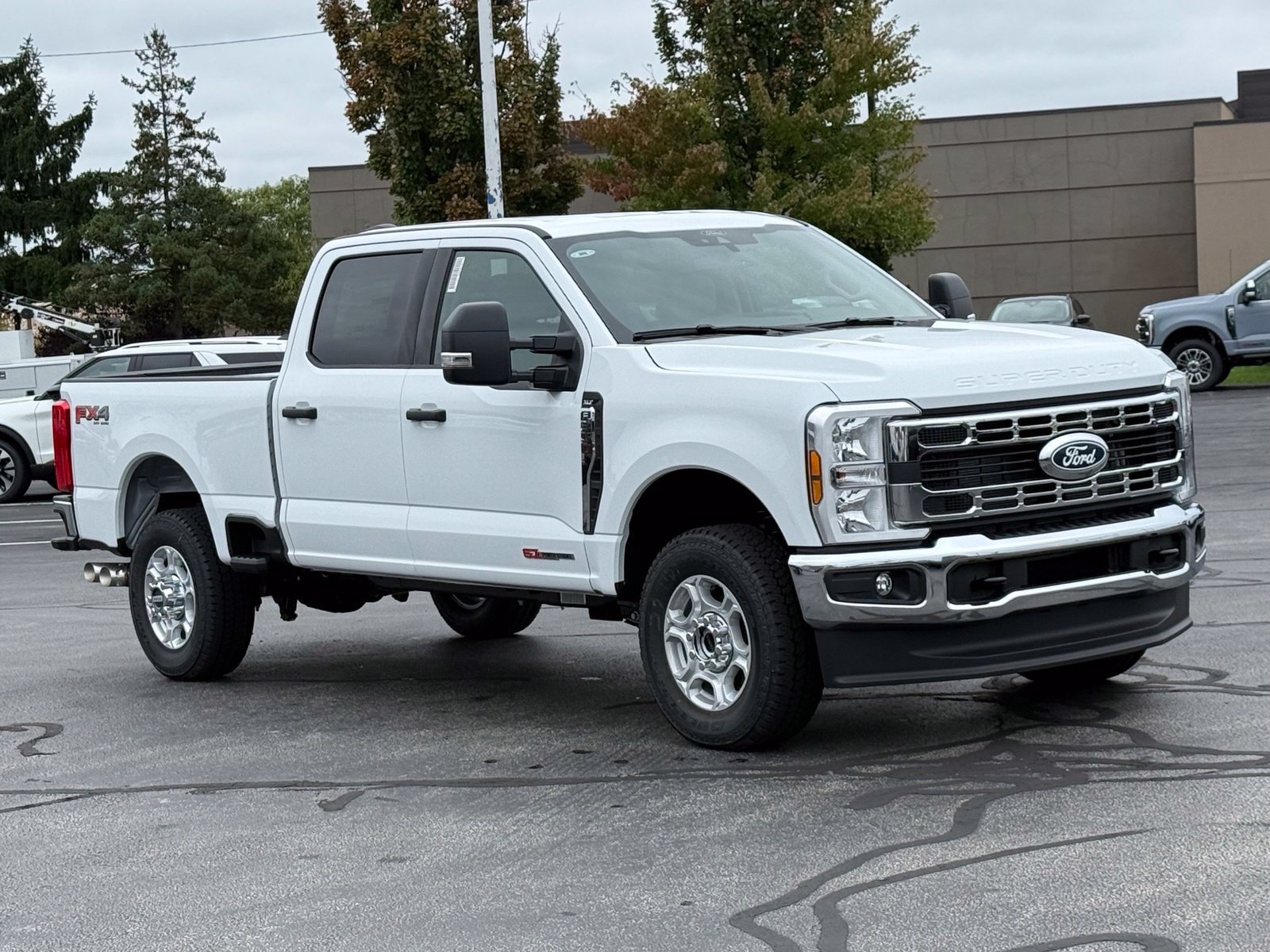New 2027 Ford F350 XLT w/ FX4 Off-Road Package AWD/4WD image 9