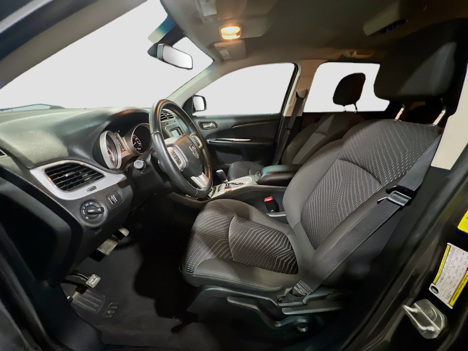 Used 2018 Dodge Journey SXT w/ Connectivity Group FWD image 14