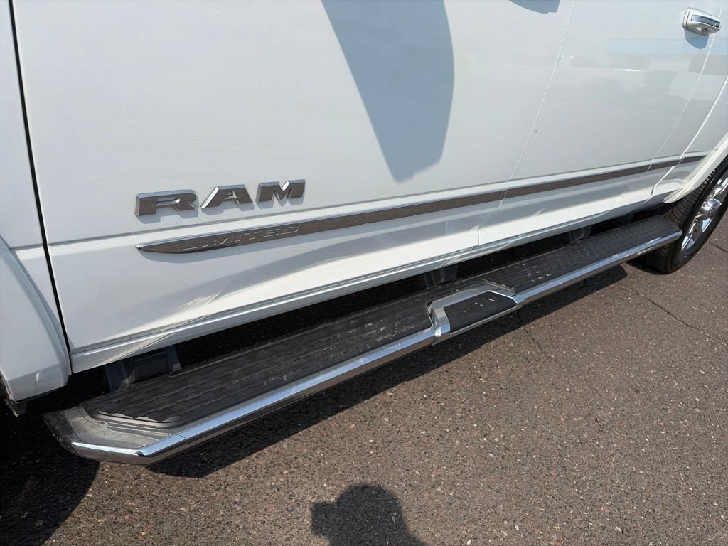 Used 2022 RAM 3500 Limited AWD/4WD image 13