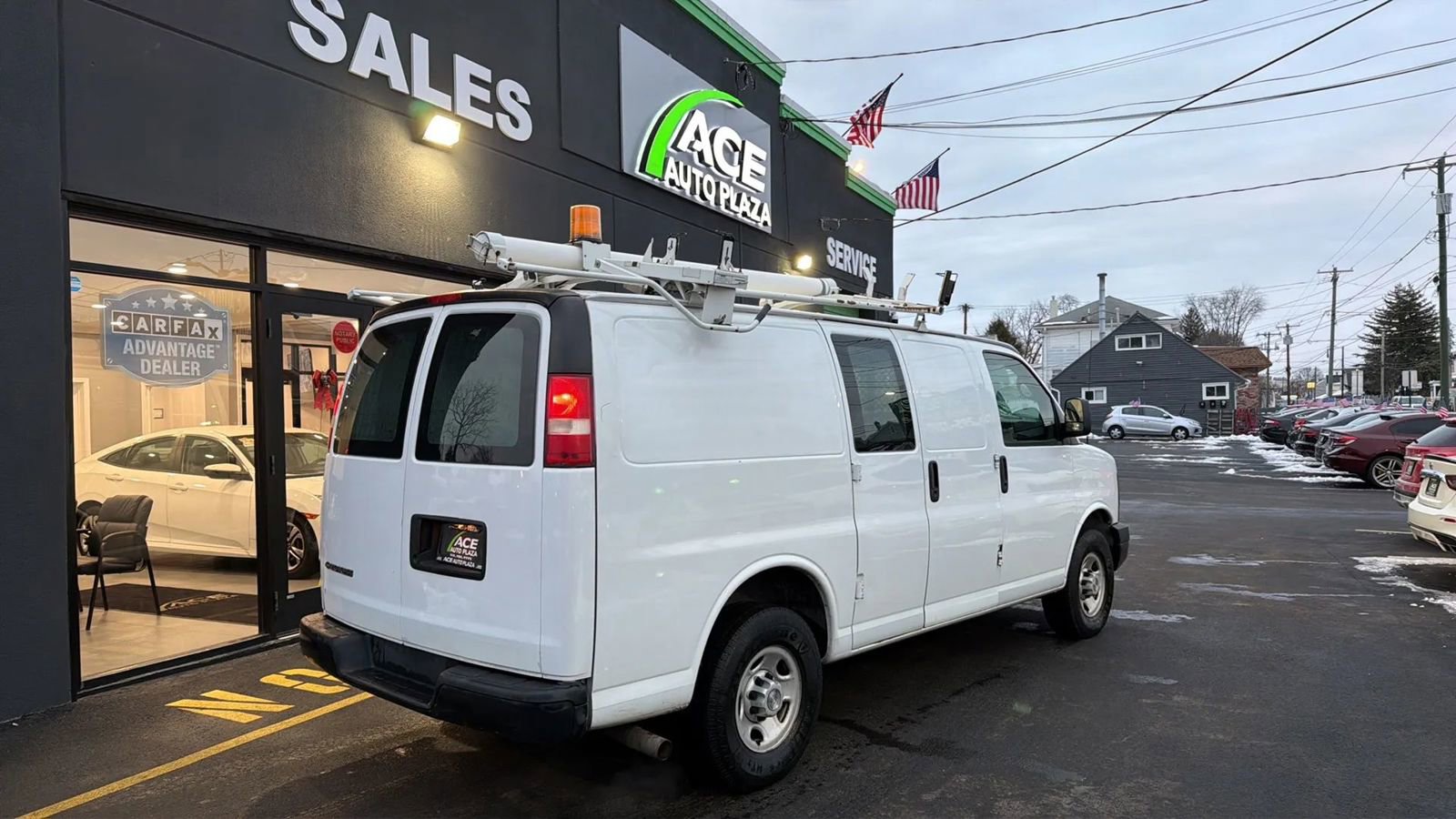 Used 2009 Chevrolet Express 2500 Van 3D image 6