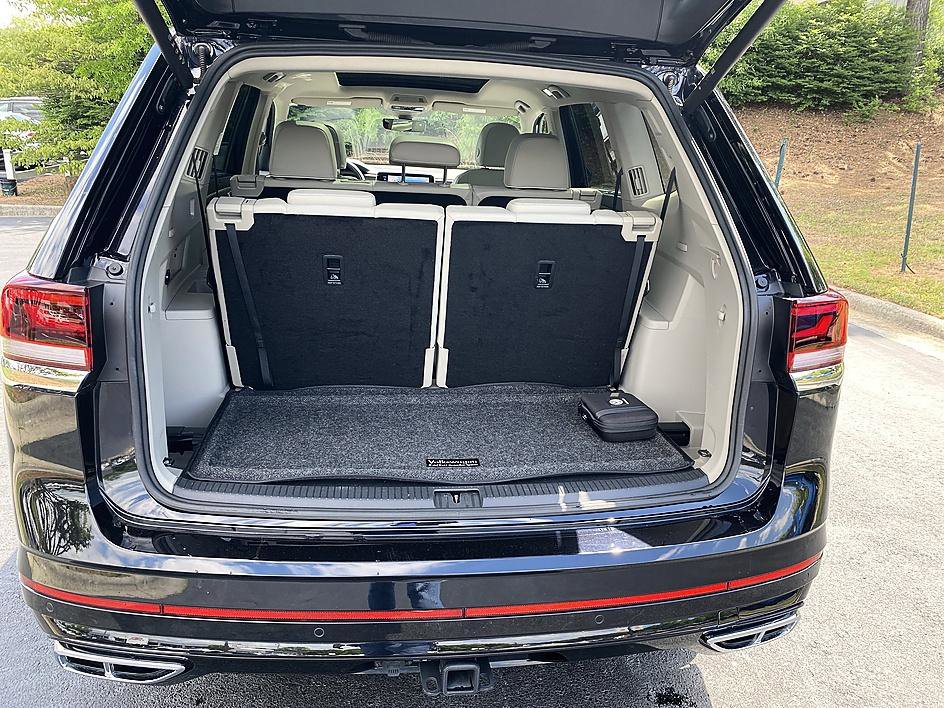 Used 2024 Volkswagen Atlas SEL Premium R-Line image 24