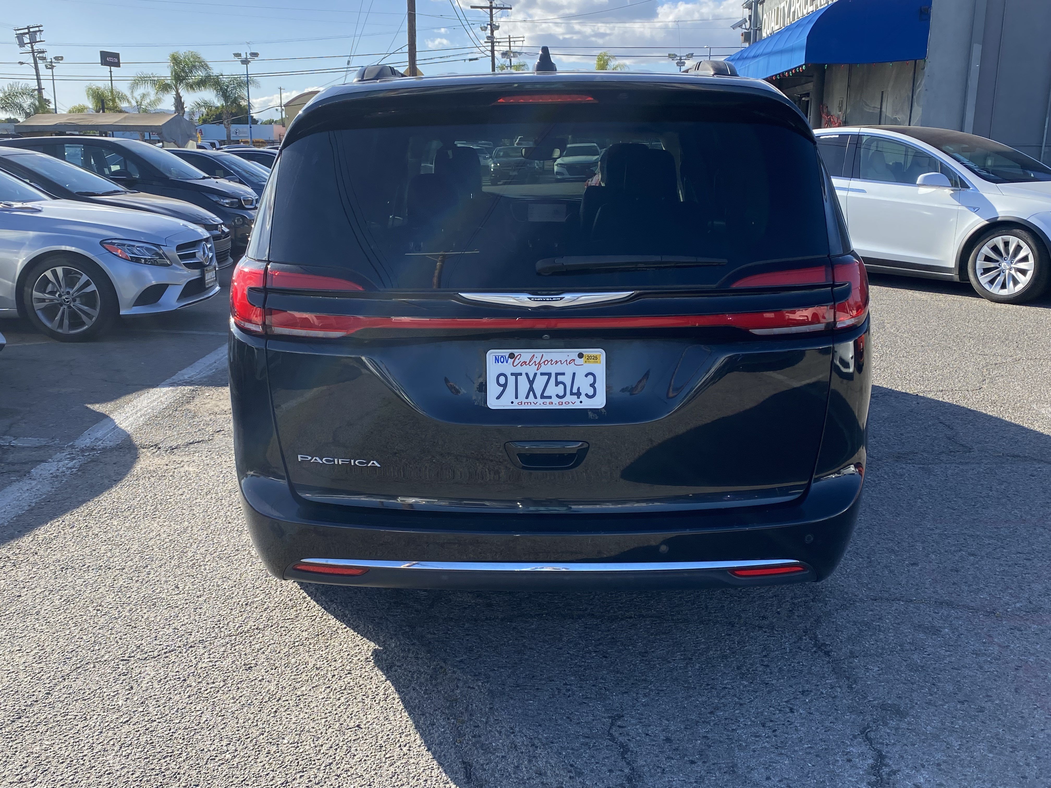 Used 2022 Chrysler Pacifica Touring-L FWD image 9