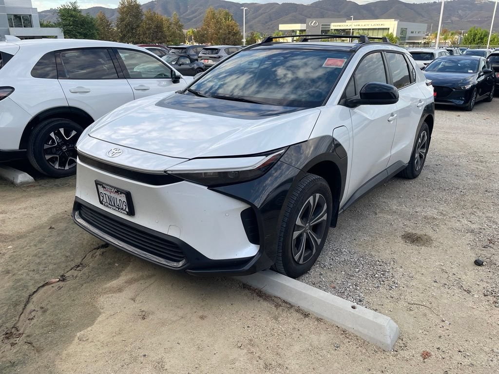 Used 2025 Toyota bZ4X AWD w/ Weather Package image 4