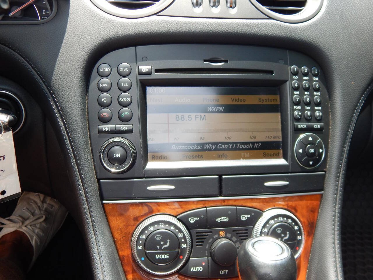 Used 2009 Mercedes-Benz SL 550 image 24