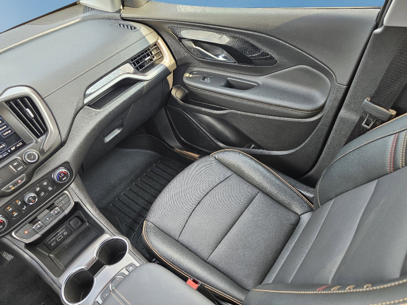 Used 2024 GMC Terrain AT4 image 18