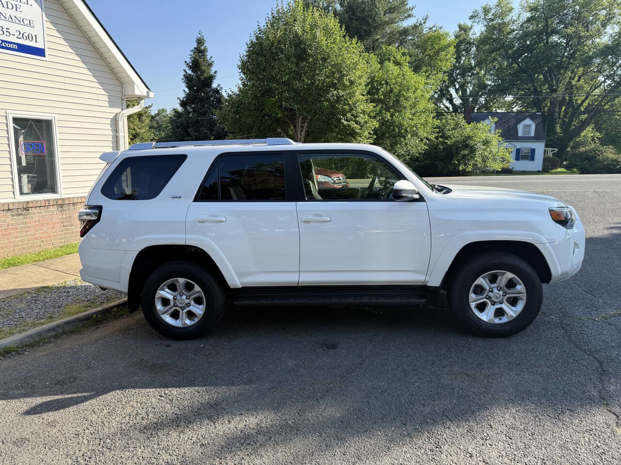 Used 2018 Toyota 4Runner SR5 image 8
