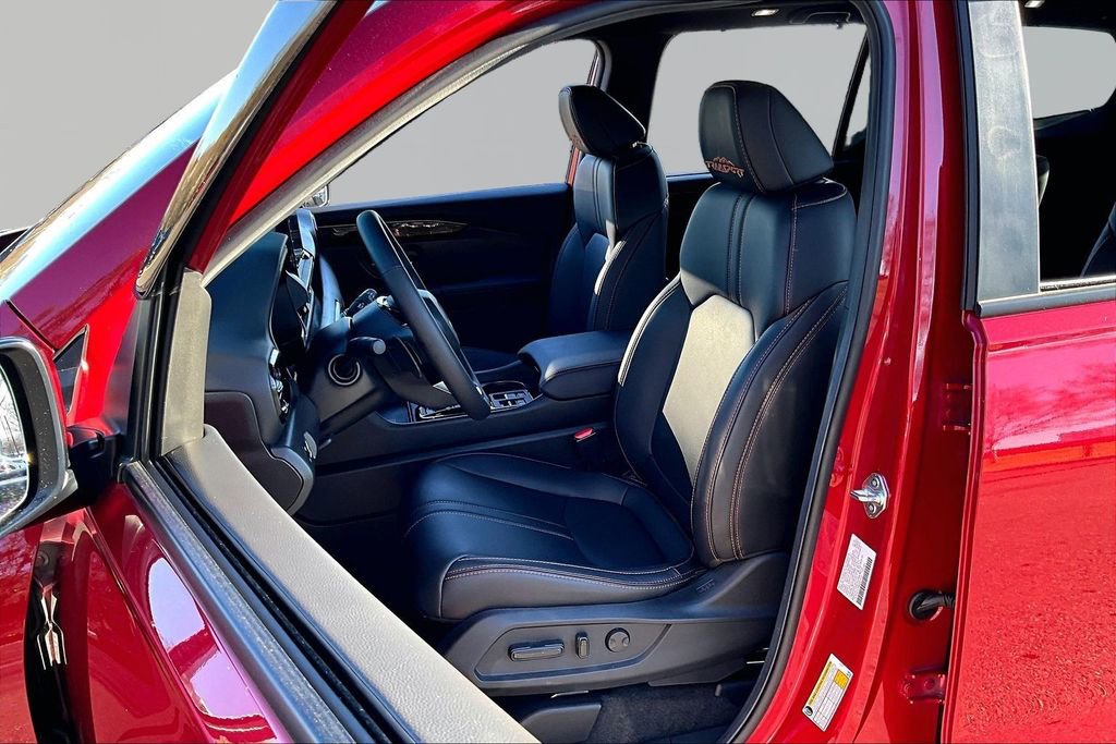 Used 2025 Honda Pilot TrailSport image 17