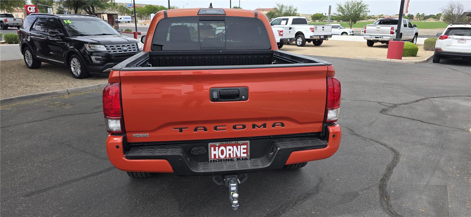 Used 2017 Toyota Tacoma TRD Off-Road w/ Premium & Technology Package image 5