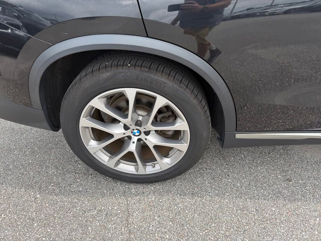 Used 2019 BMW X5 xDrive40i w/ Premium Package 2 AWD/4WD image 5