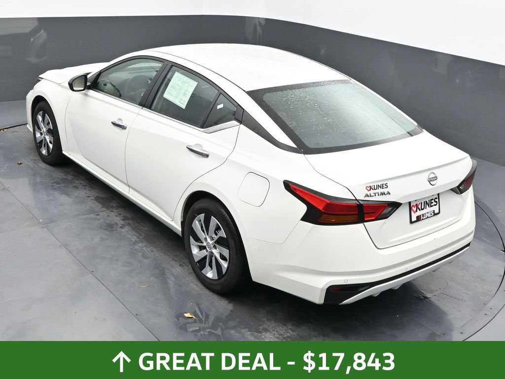 Used 2024 Nissan Altima 2.5 S FWD image 41