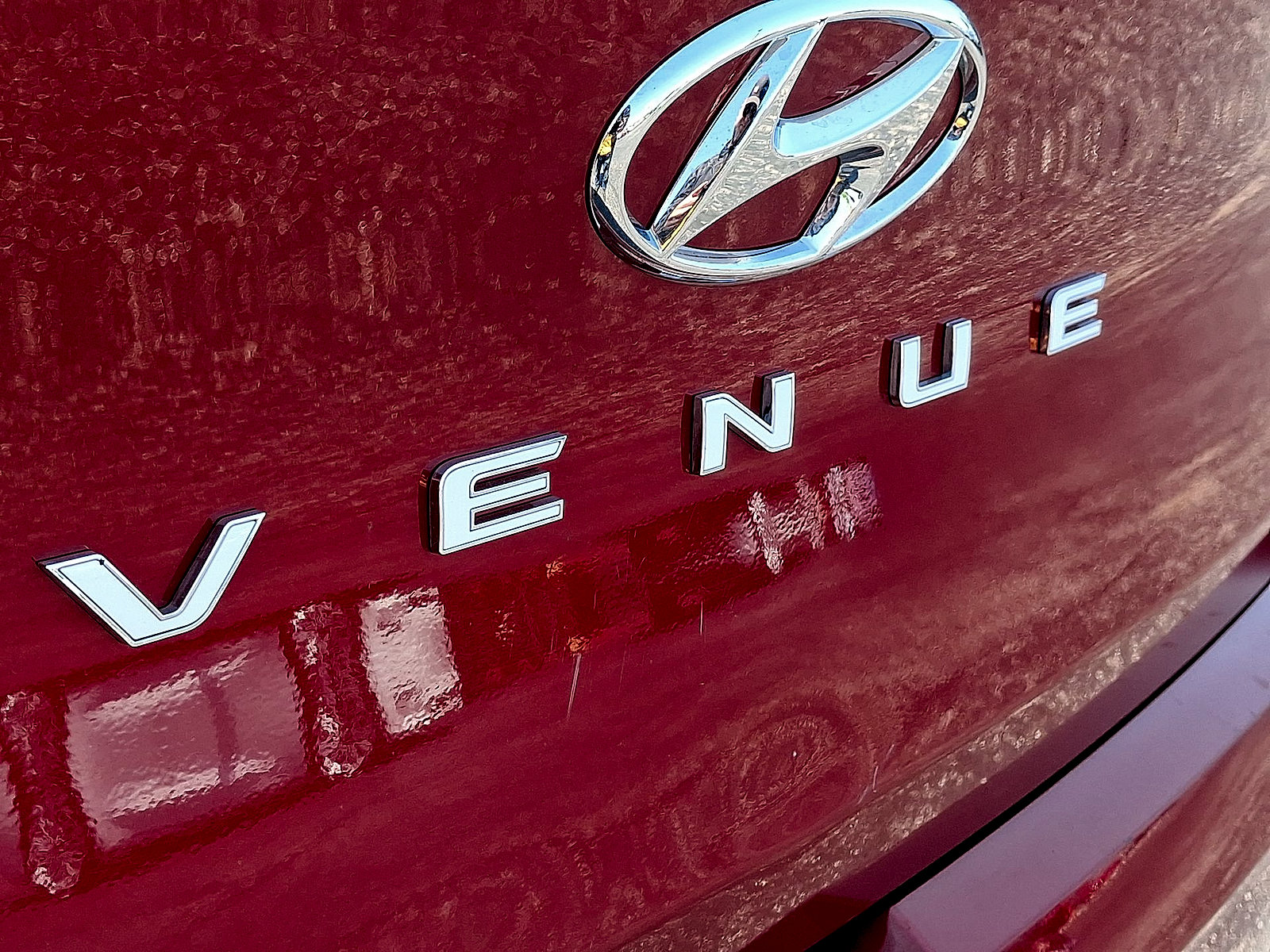 Used 2024 Hyundai Venue SEL FWD image 23