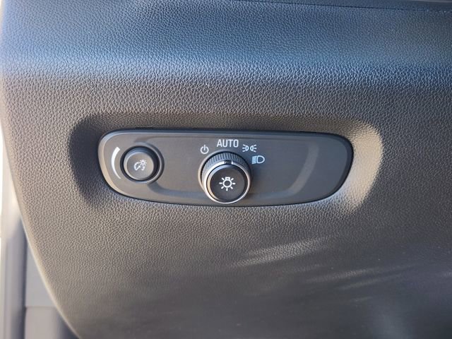 Used 2022 Chevrolet Traverse LS image 22