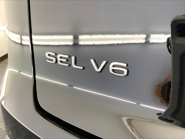 Certified 2023 Volkswagen Atlas Cross Sport SEL Premium R-Line image 18