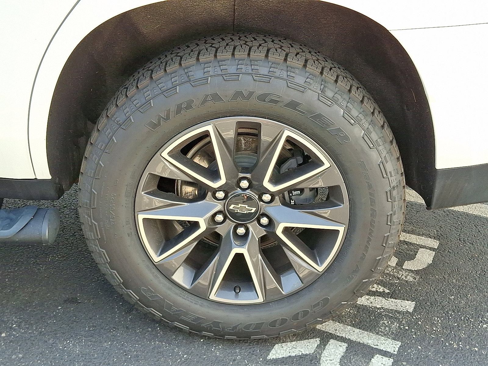 Certified 2021 Chevrolet Tahoe Z71 w/ Luxury Package image 12