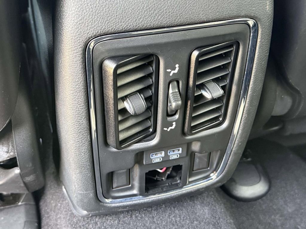 Used 2021 Jeep Grand Cherokee Limited AWD/4WD image 14