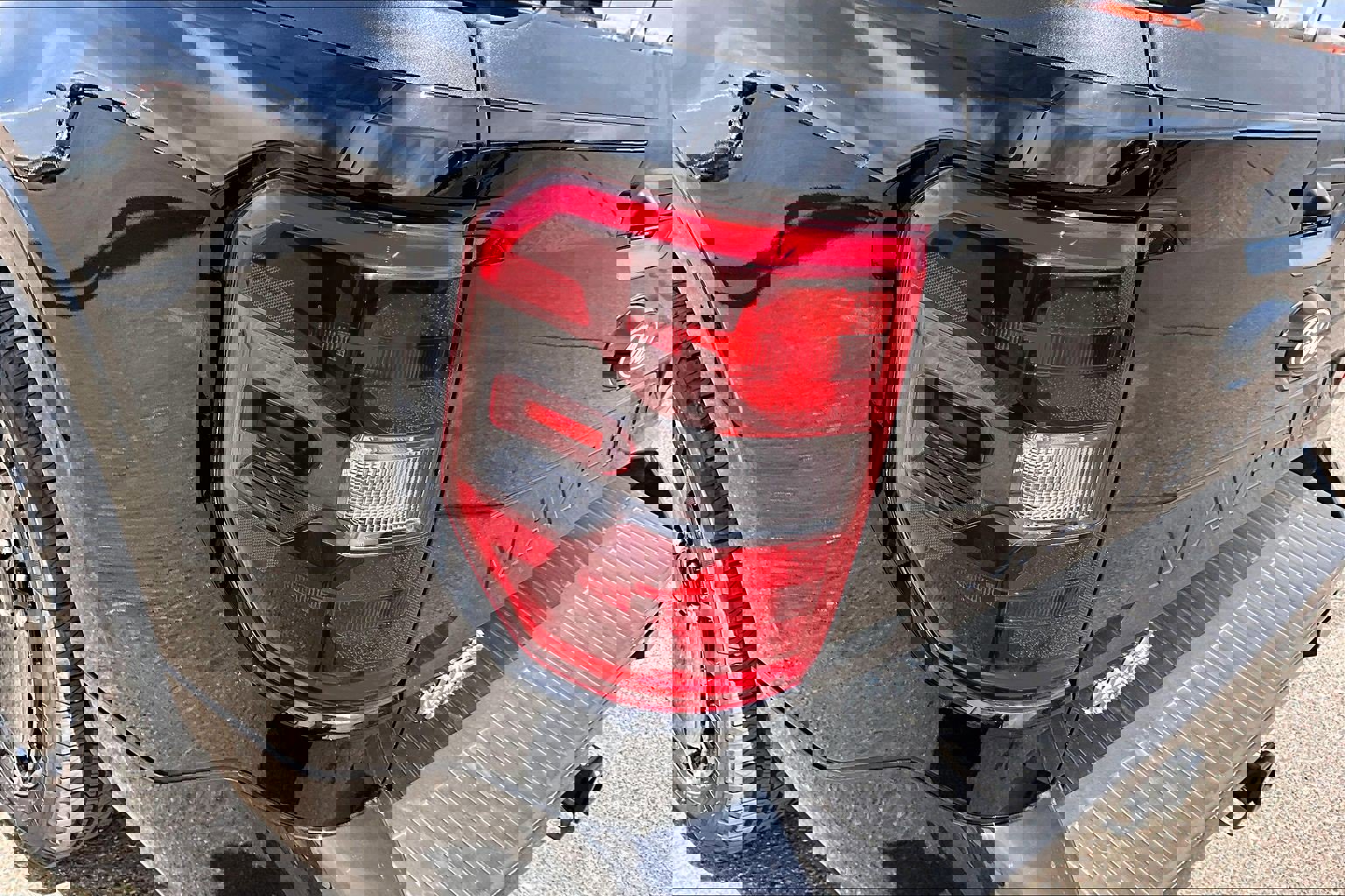 Used 2025 Ford Maverick Lobo AWD/4WD image 24