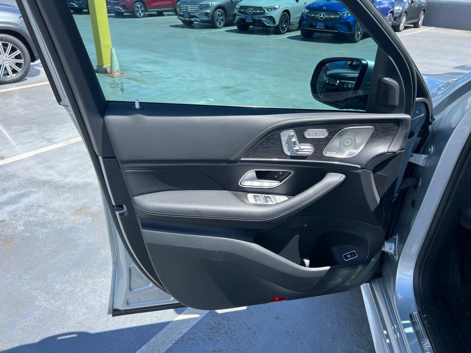 Used 2024 Mercedes-Benz GLE 450 4MATIC image 11