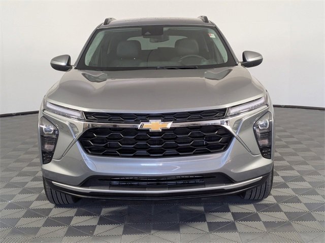 Certified 2025 Chevrolet Trax LT w/ LT Convenience Package image 3