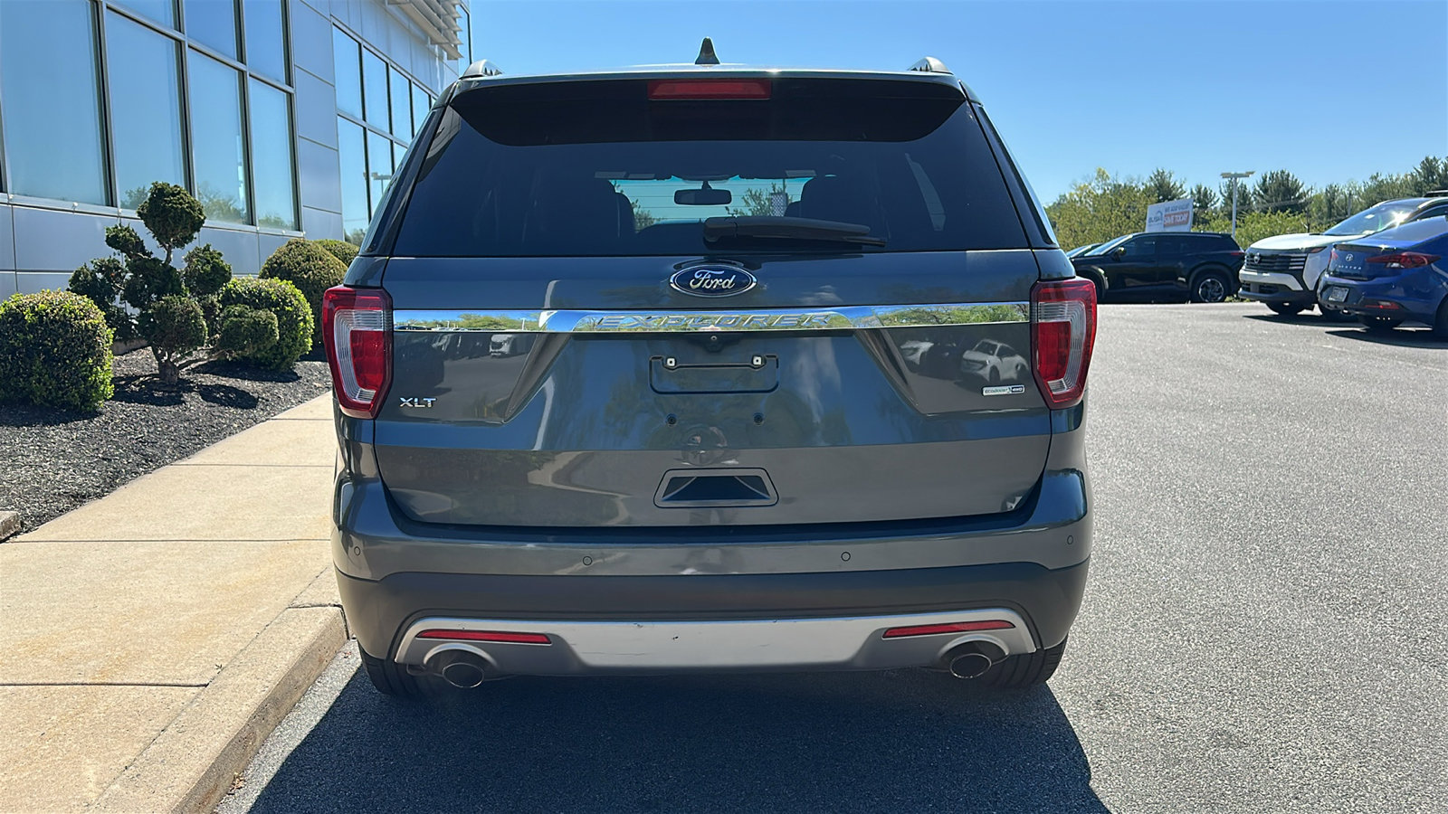 Used 2016 Ford Explorer XLT w/ Equipment Group 202A AWD/4WD image 6