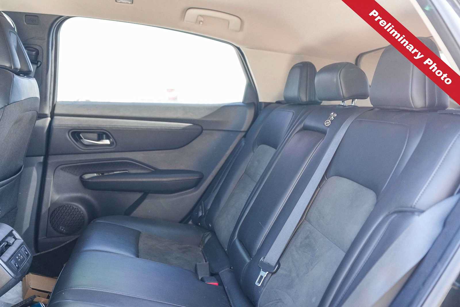 Used 2024 Nissan Ariya AWD image 12
