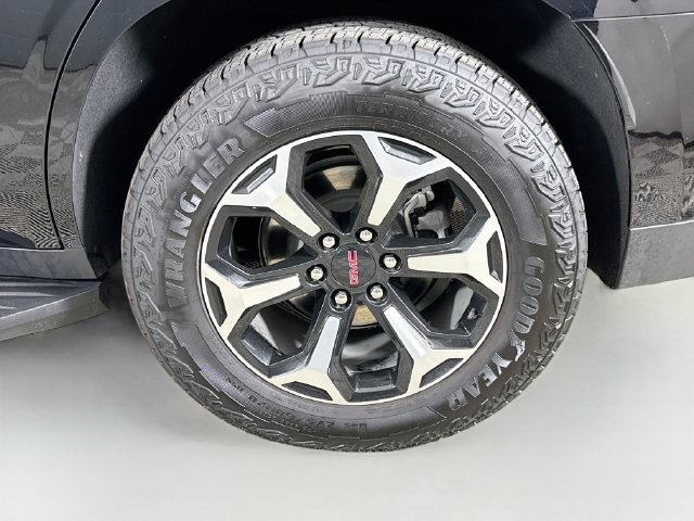 Used 2025 GMC Yukon AT4 w/ Premium Trailering Package AWD/4WD image 33