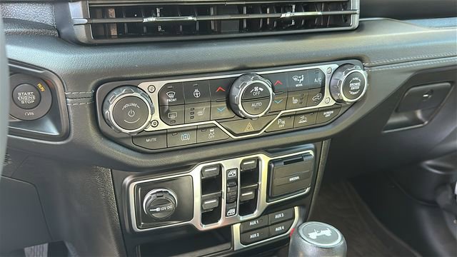 Used 2024 Jeep Wrangler High Altitude AWD/4WD image 16