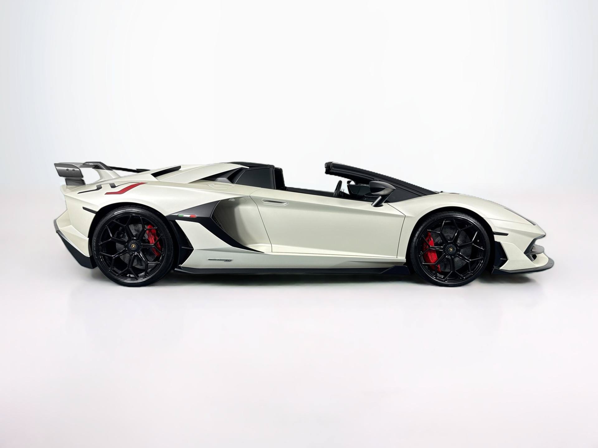 Used 2020 Lamborghini Aventador SVJ AWD/4WD image 84