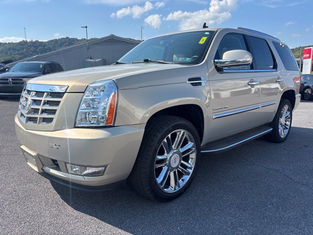 Used 2012 Cadillac Escalade Luxury AWD/4WD image 4