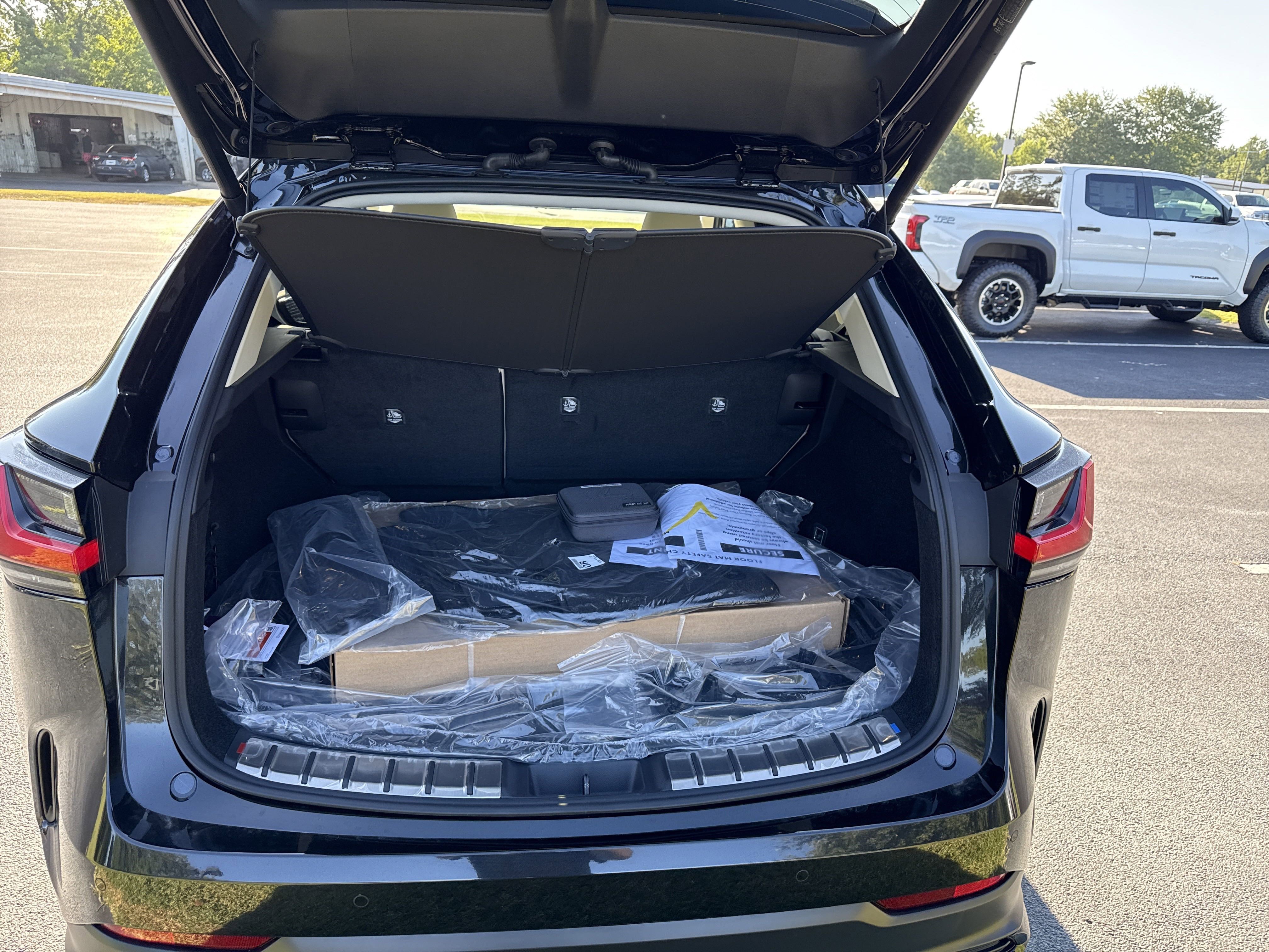 Used 2025 Lexus NX 300h AWD w/ Luxury Package image 29