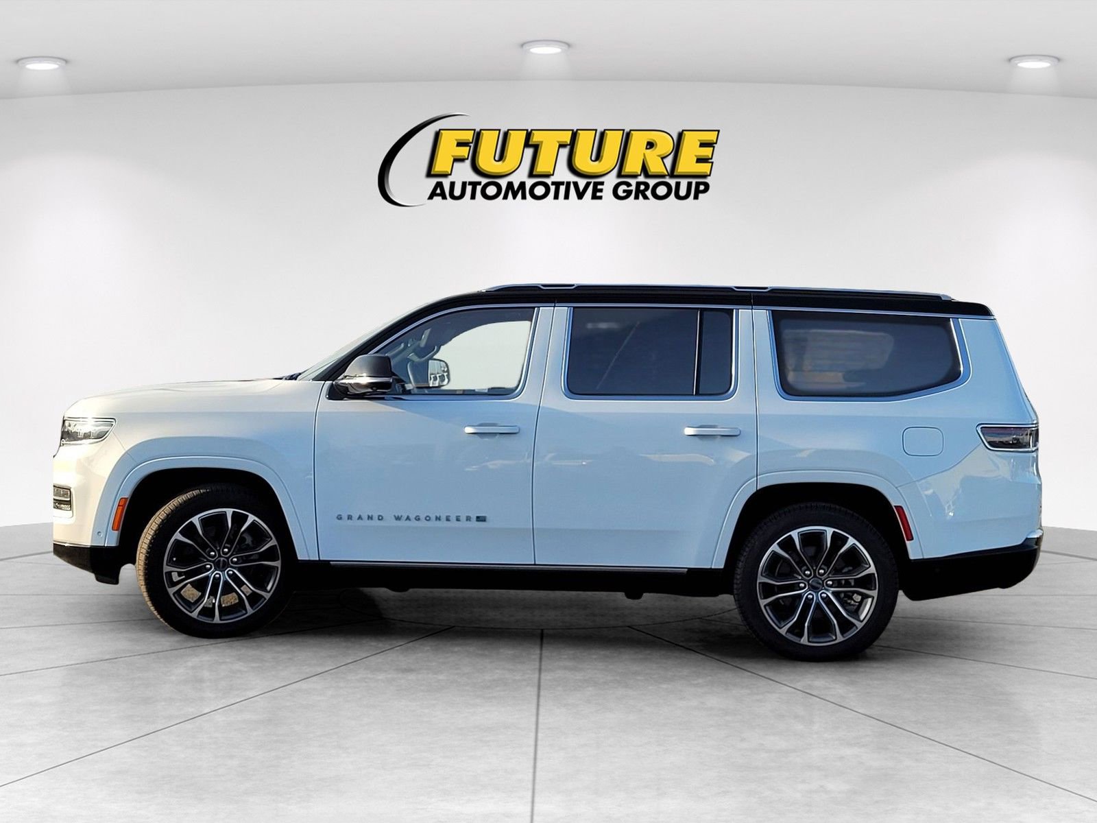 New 2023 Jeep Grand Wagoneer Series III image 5