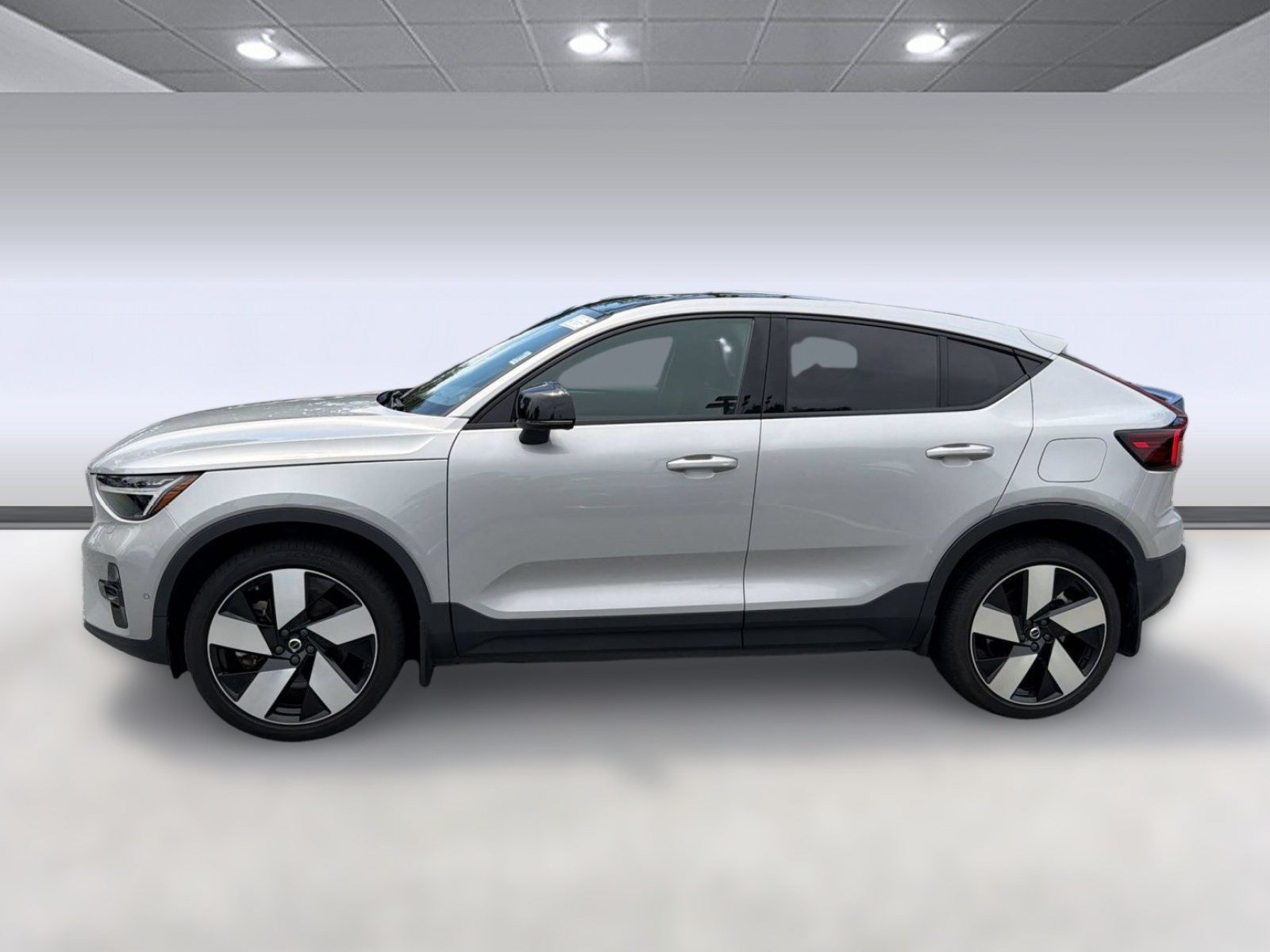 Certified 2023 Volvo C40 P8 Recharge Ultimate AWD/4WD image 2