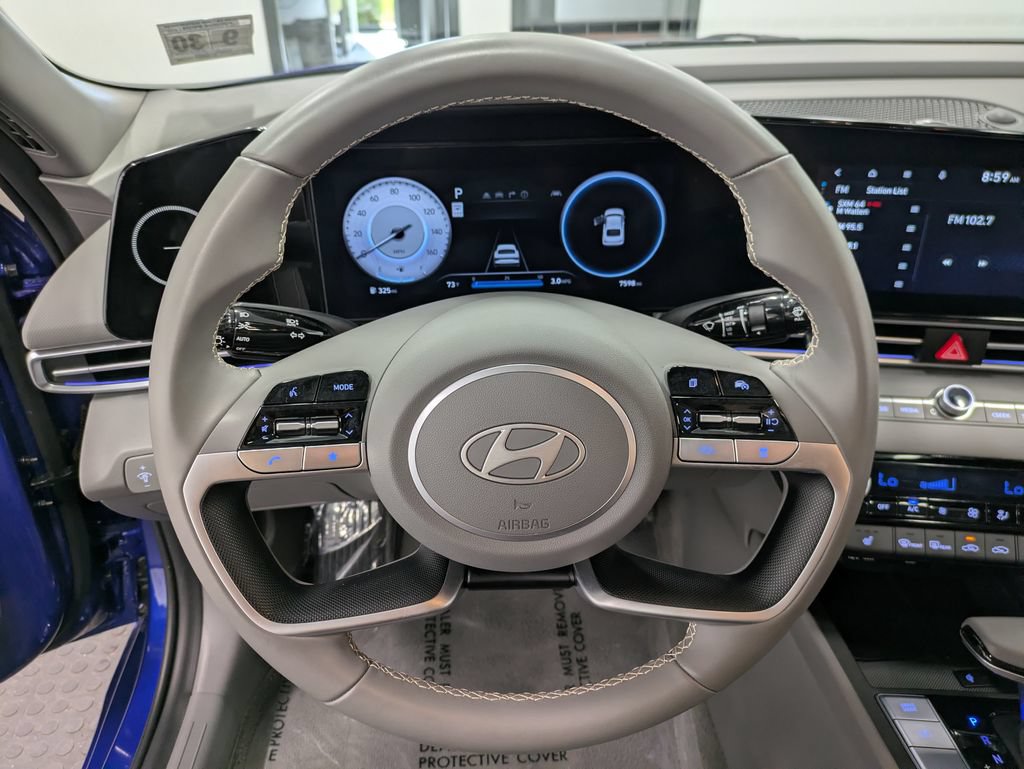 Certified 2025 Hyundai Elantra SEL w/ Cargo Package FWD image 19