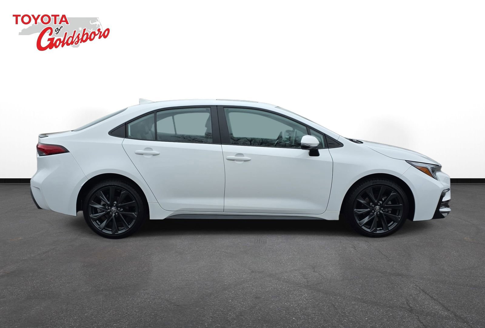 Used 2025 Toyota Corolla XSE image 4