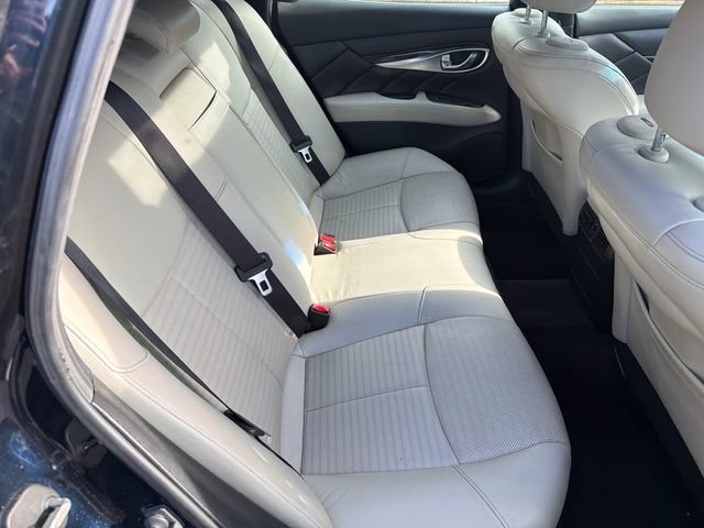 Used 2016 INFINITI Q70 3.7 w/ Sport Package AWD/4WD image 17