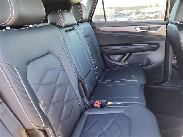 New 2026 Volkswagen Atlas Cross Sport SE image 18