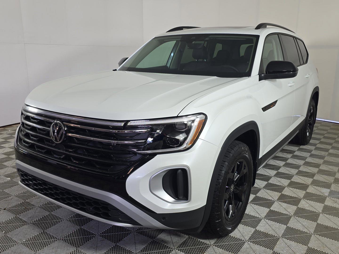 Used 2026 Volkswagen Atlas Peak Edition AWD/4WD image 21