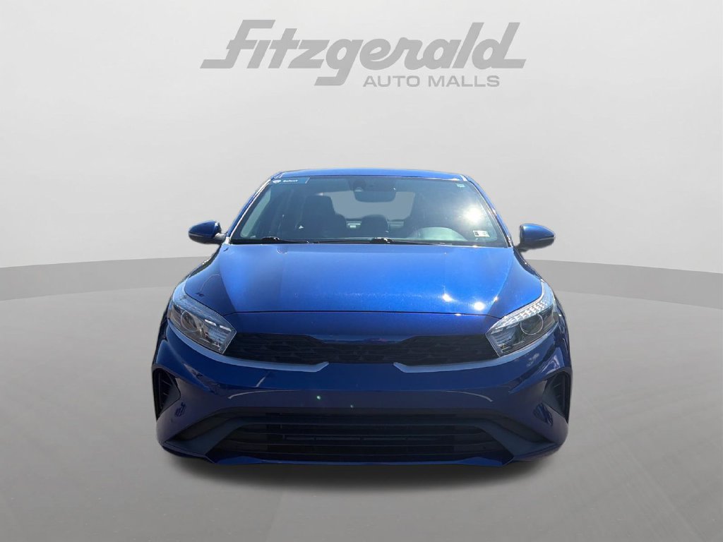 Used 2022 Kia Forte LXS w/ LXS Technology Package FWD image 2