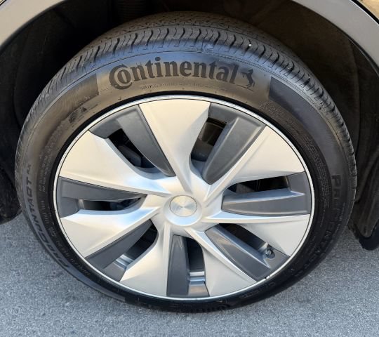 Used 2020 Tesla Model Y Long Range AWD/4WD image 25