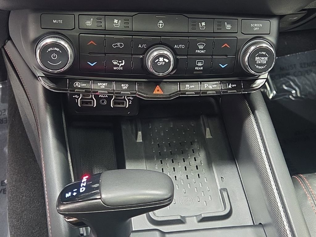 Used 2025 Dodge Durango GT AWD/4WD image 24