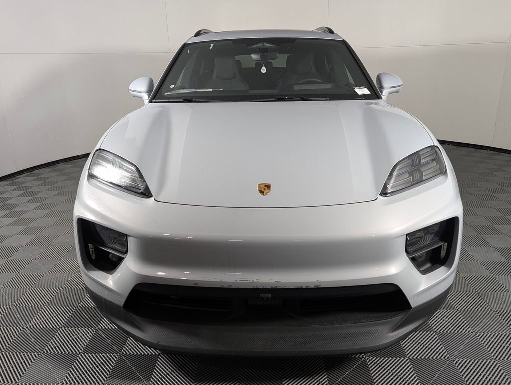 New 2026 Porsche Macan 4 Electric image 9