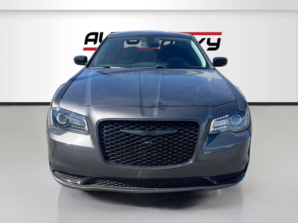 Used 2022 Chrysler 300 Touring w/ Sport Appearance Package RWD image 2