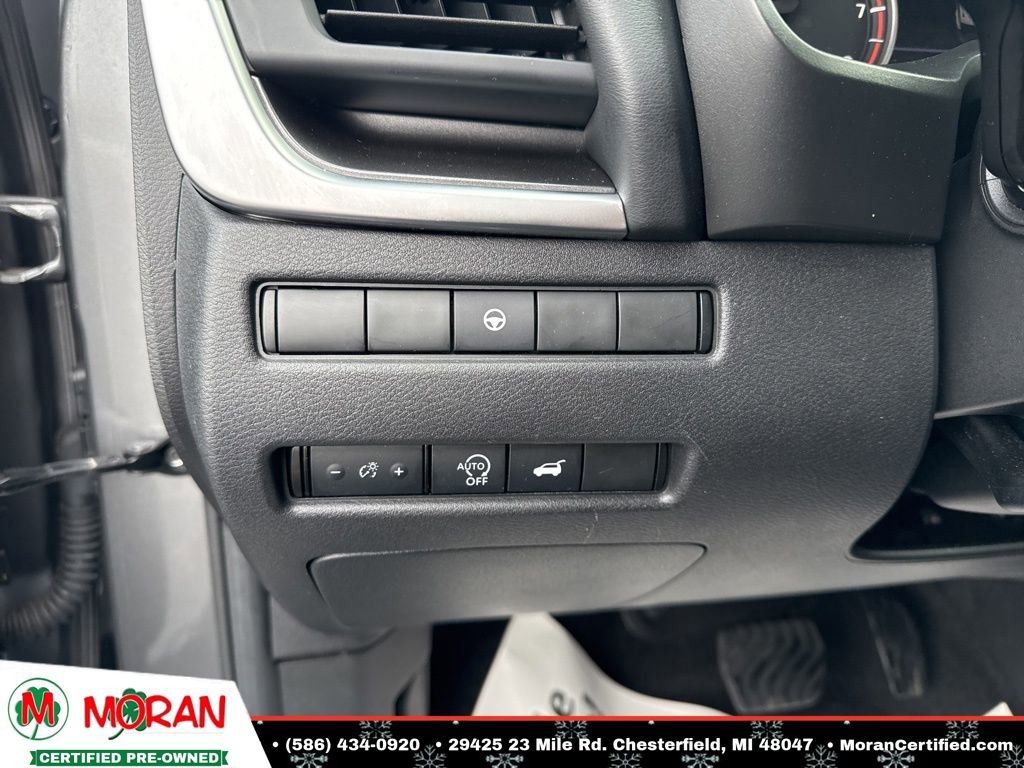 Used 2024 Nissan Rogue SV image 15