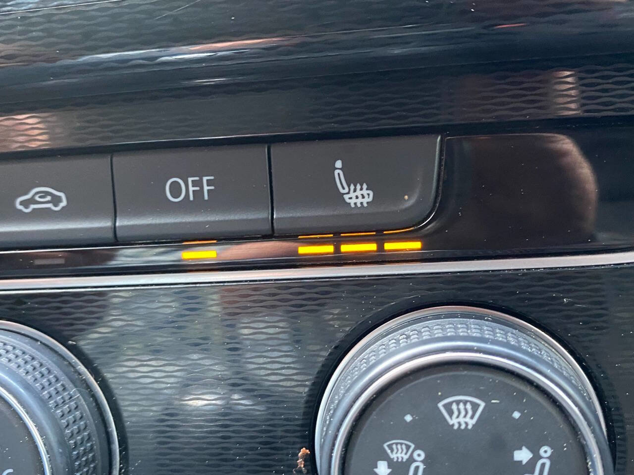 Used 2017 Volkswagen GTI Sport image 38