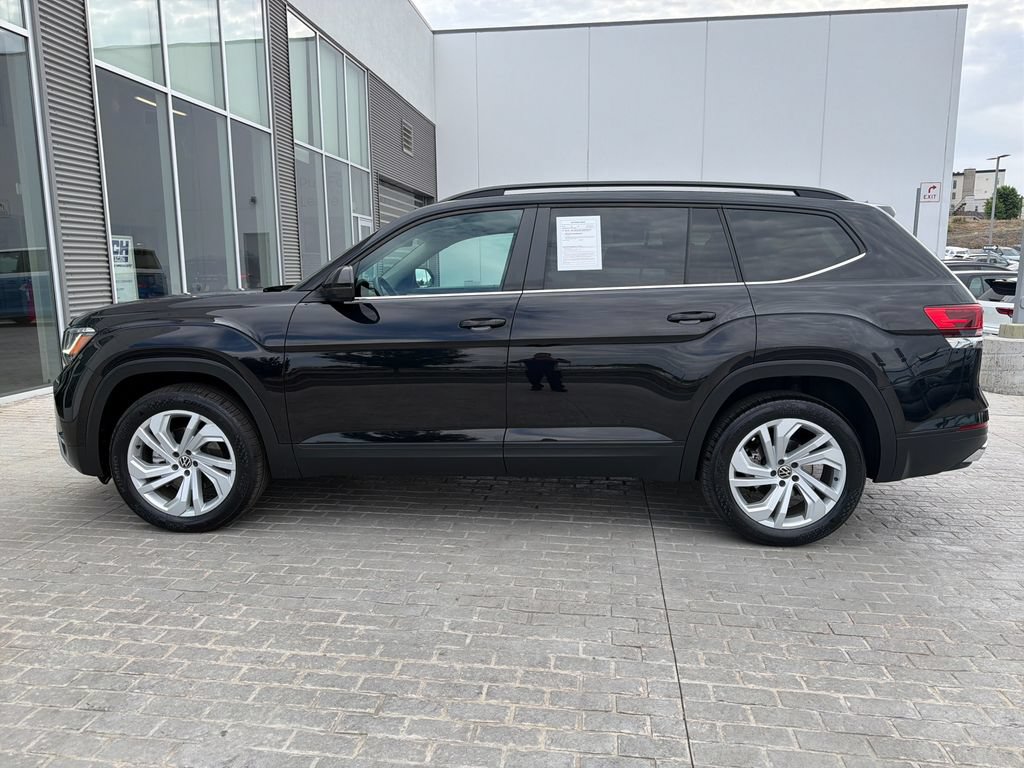 Certified 2022 Volkswagen Atlas SE w/ Panoramic Sunroof Package AWD/4WD image 3